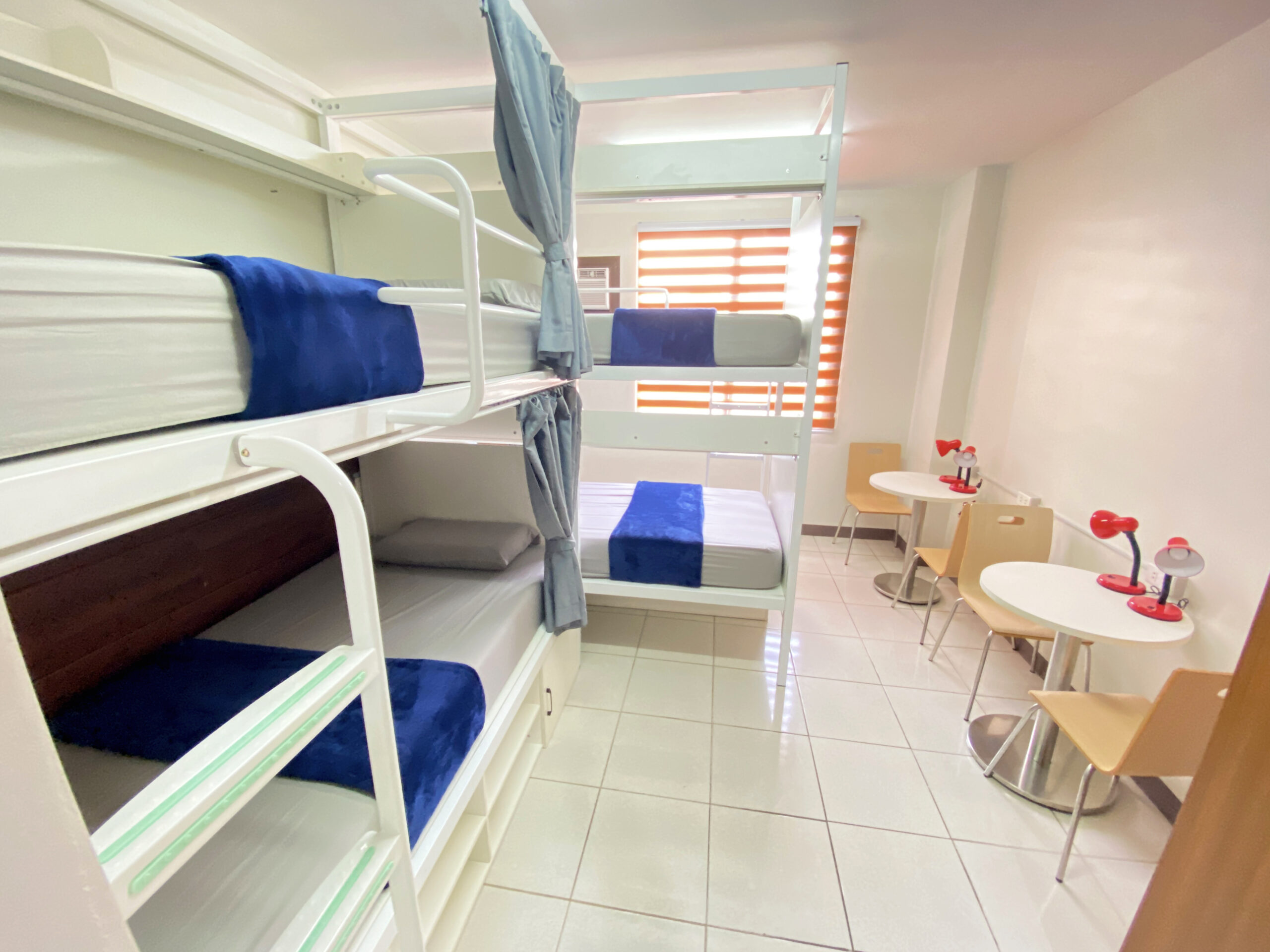 GLC学校の寮の4人部屋