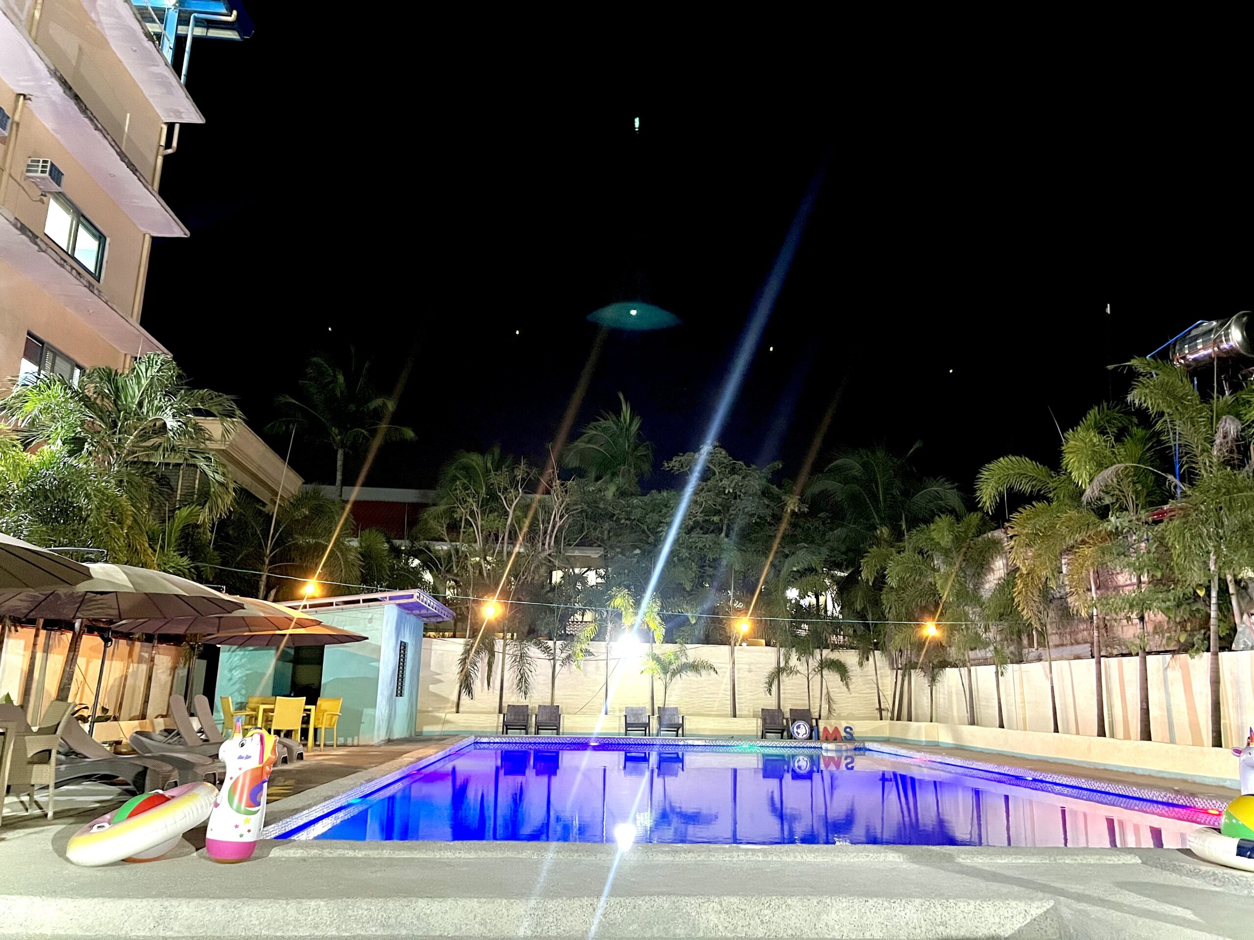 IMS Academy プール 夜景