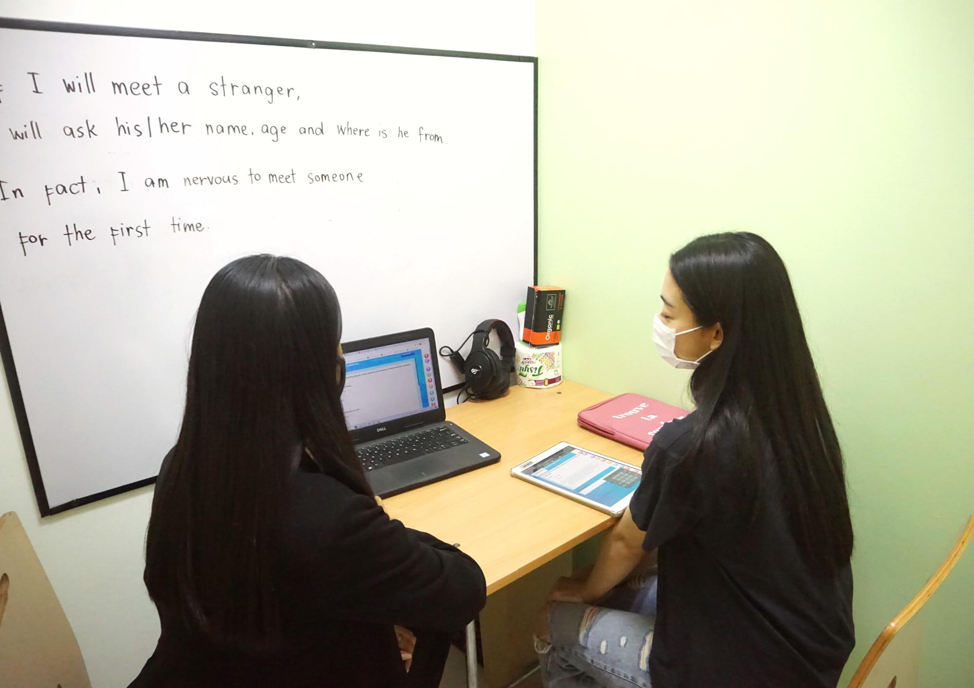 セブ島のGLC語学学校のマンツーマン授業の様子